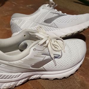 Brooks Adrenaline GTS19